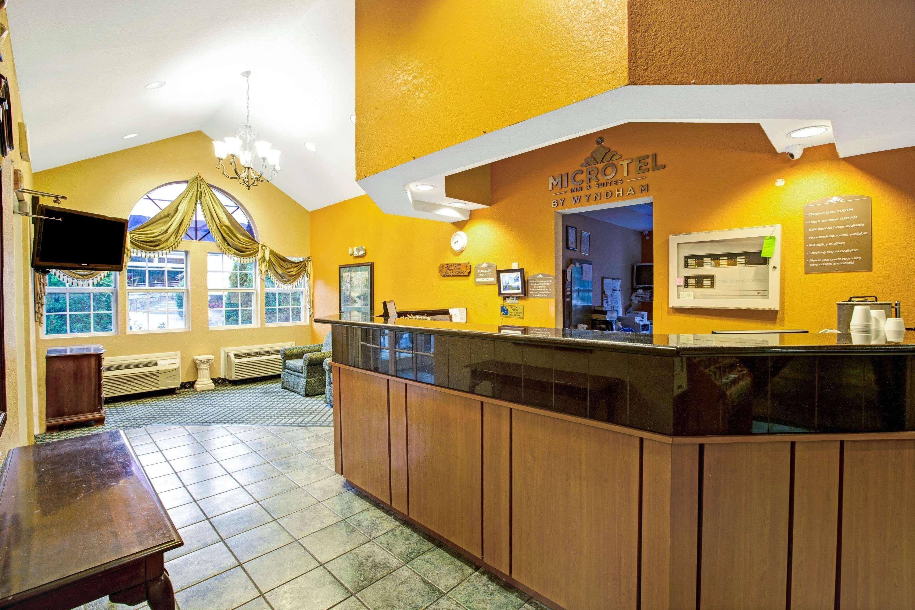 Microtel Inn&Suites by Wyndham Gatlinburg Exterior foto